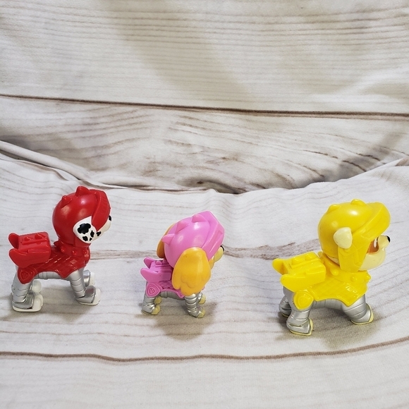 Paw Patrol Rescue Knights Pups Figure Lot Set Of 3 Marshall Skye Rubble 2.5 Inch - Picture 5 of 10